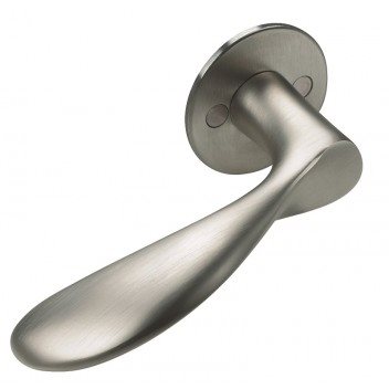 Arne Jacobsen dørgreb med roset AJ 111 - centerafstand 38 mm