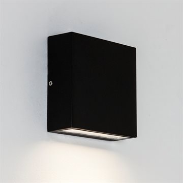 Astro Elis Single LED udendørs væglampe i sort