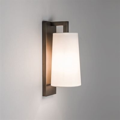 Astro Lago 280 væglampe i bronze med hvid stofskærm